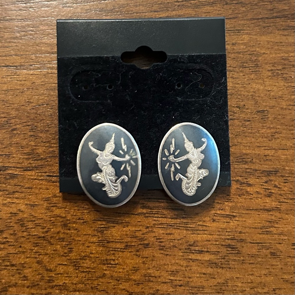 Vintage Siam Sterling Silver Dancer Clip on Earrings